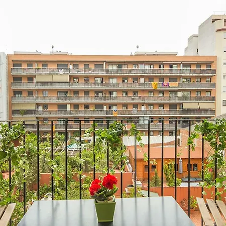 Your - Sagrada Familia Apartment