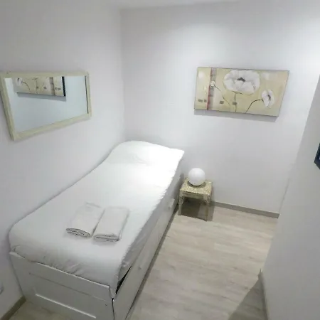 Your - Sagrada Familia Apartment